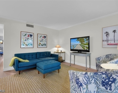 3200 Gulf Shore Boulevard N - Photo Thumbnail 4
