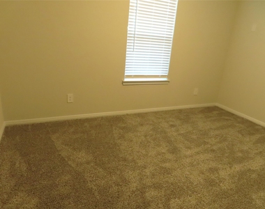 10818 Sugar Pine Lane - Photo Thumbnail 9