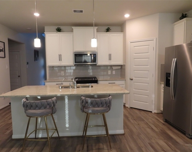 10818 Sugar Pine Lane - Photo Thumbnail 4