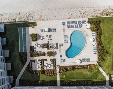 3443 Gulf Shore Boulevard N - Photo Thumbnail 1