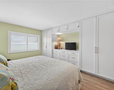 3443 Gulf Shore Boulevard N - Photo Thumbnail 15