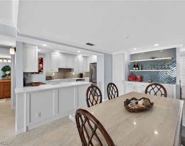 3443 Gulf Shore Boulevard N - Photo Thumbnail 8