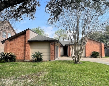 2126 Collingsfield Drive - Photo Thumbnail 2