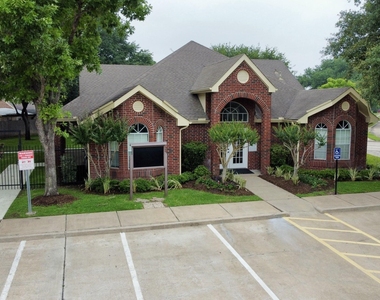 2126 Collingsfield Drive - Photo Thumbnail 22