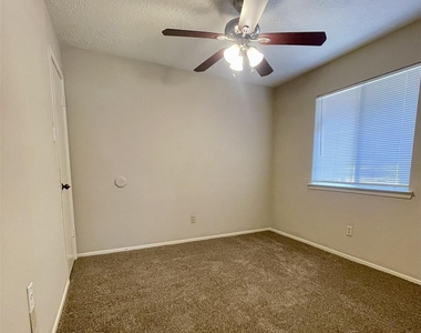 2126 Collingsfield Drive - Photo Thumbnail 17