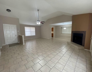 2126 Collingsfield Drive - Photo Thumbnail 6