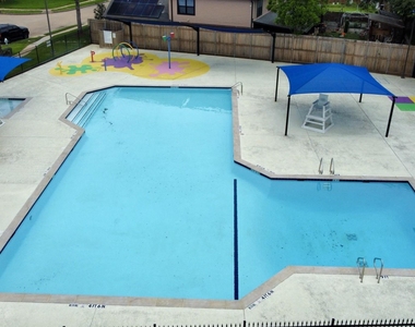 2126 Collingsfield Drive - Photo Thumbnail 24