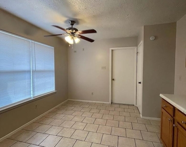 2126 Collingsfield Drive - Photo Thumbnail 13