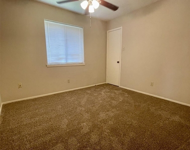 2126 Collingsfield Drive - Photo Thumbnail 18