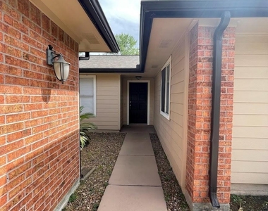 2126 Collingsfield Drive - Photo Thumbnail 4