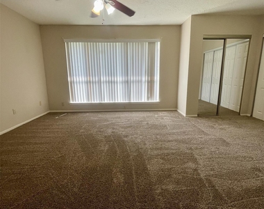 2126 Collingsfield Drive - Photo Thumbnail 16