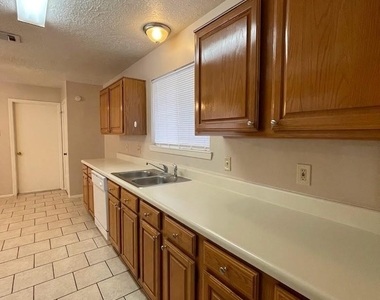 2126 Collingsfield Drive - Photo Thumbnail 12