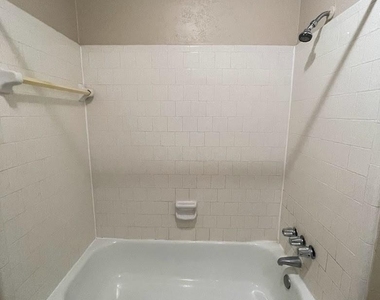 2126 Collingsfield Drive - Photo Thumbnail 15