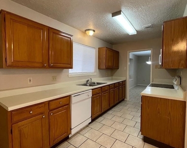 2126 Collingsfield Drive - Photo Thumbnail 10