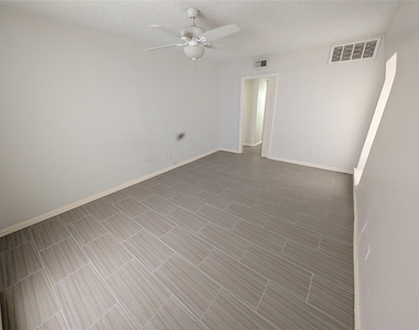 9017 Rue Cambon Street - Photo Thumbnail 8