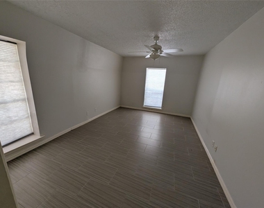 9017 Rue Cambon Street - Photo Thumbnail 9