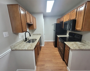 7250 W Greens Road - Photo Thumbnail 2
