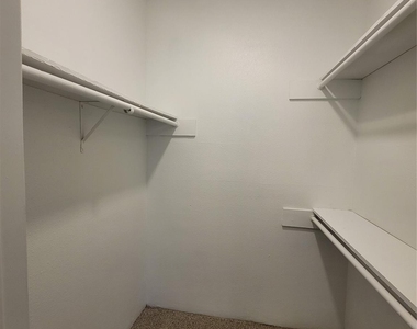 7250 W Greens Road - Photo Thumbnail 9