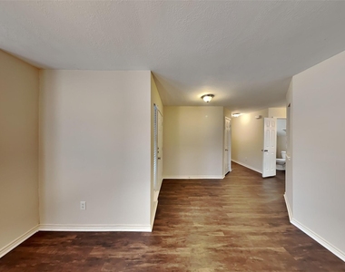 2219 Shady Pine Drive - Photo Thumbnail 2
