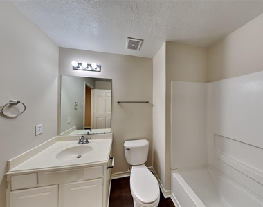2219 Shady Pine Drive - Photo Thumbnail 14