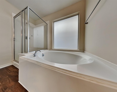 2219 Shady Pine Drive - Photo Thumbnail 9