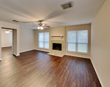 2219 Shady Pine Drive - Photo Thumbnail 3