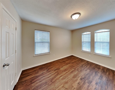 2219 Shady Pine Drive - Photo Thumbnail 18