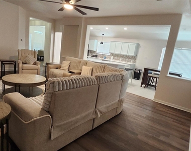 17238 Maple Hollow Drive - Photo Thumbnail 7