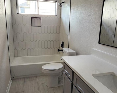 17238 Maple Hollow Drive - Photo Thumbnail 18