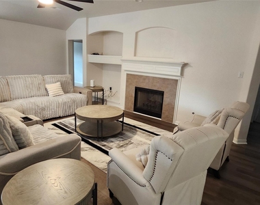 17238 Maple Hollow Drive - Photo Thumbnail 4