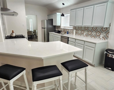17238 Maple Hollow Drive - Photo Thumbnail 9