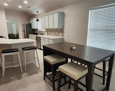 17238 Maple Hollow Drive - Photo Thumbnail 8