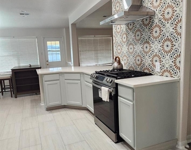 17238 Maple Hollow Drive - Photo Thumbnail 12
