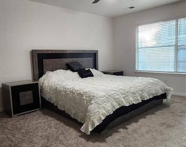 17238 Maple Hollow Drive - Photo Thumbnail 15
