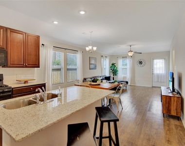14032 Amelia Drive - Photo Thumbnail 2