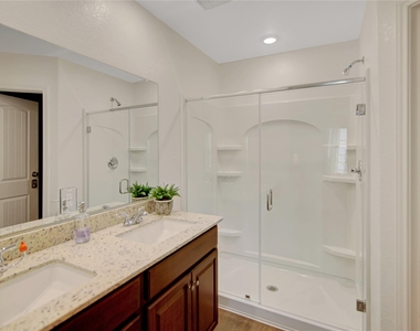 14032 Amelia Drive - Photo Thumbnail 6