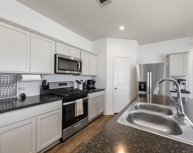 5455 Desert Glen Dr - Photo Thumbnail 14