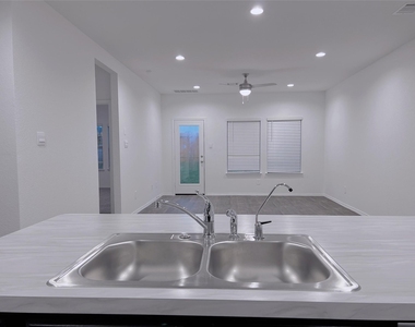 14866 Cypress Hollow Drive - Photo Thumbnail 8