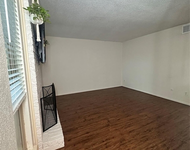 1413 Bonanza Road - Photo Thumbnail 4