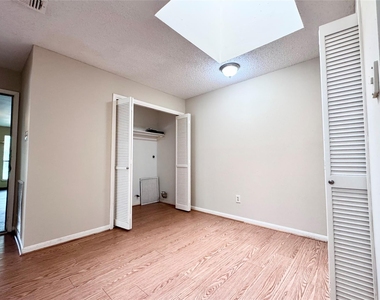 3511 Palm Grove Drive - Photo Thumbnail 5