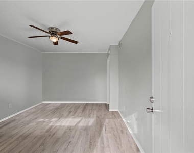 2729 Main Street - Photo Thumbnail 1