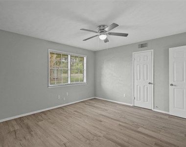 2729 Main Street - Photo Thumbnail 2