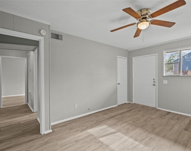 2729 Main Street - Photo Thumbnail 7