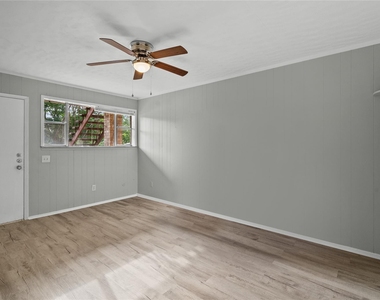 2729 Main Street - Photo Thumbnail 8