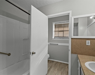 2729 Main Street - Photo Thumbnail 11