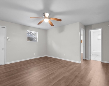 2328 Boss Street - Photo Thumbnail 3