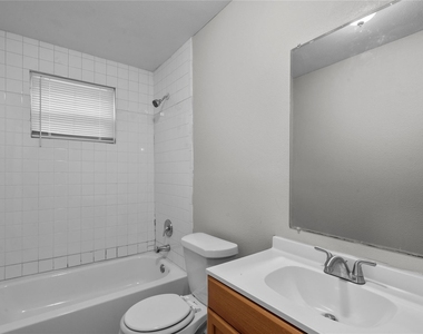 2328 Boss Street - Photo Thumbnail 8