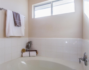 14202 Ballfour Park Lane - Photo Thumbnail 10