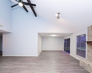 2306 Wallingford Drive - Photo Thumbnail 6