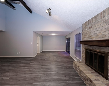 2306 Wallingford Drive - Photo Thumbnail 4